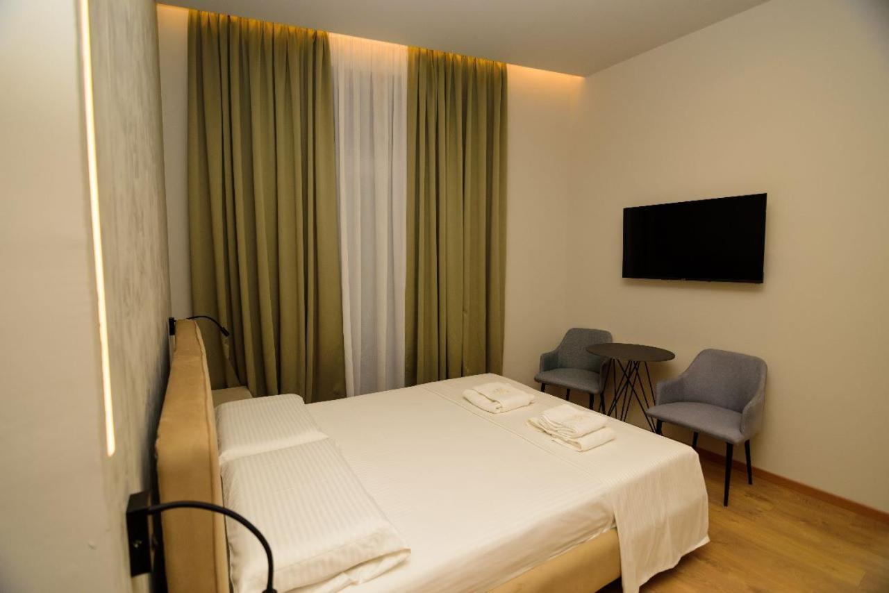 Hotel Zeneli Vlorë 外观 照片