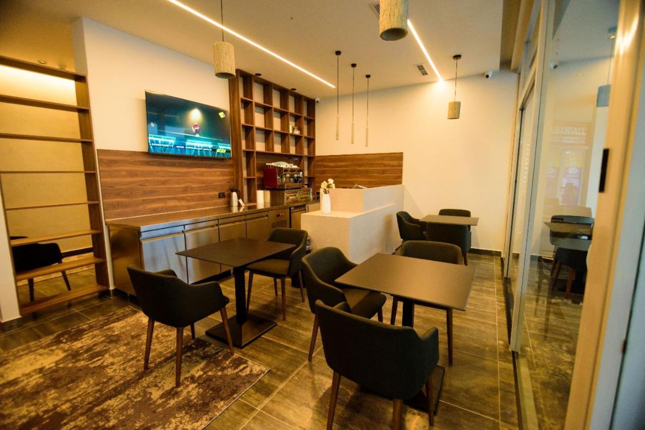 Hotel Zeneli Vlorë 外观 照片